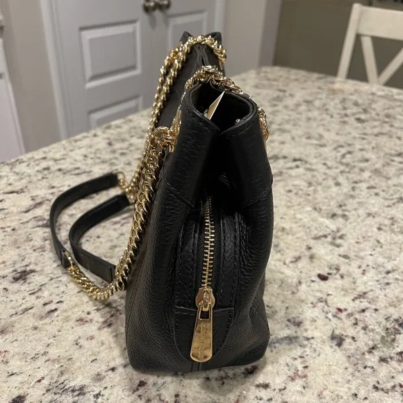 Michael Kors Jet Set Messenger - Picture 2 of 4